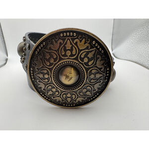 Vintage round Flower Swirl Belt Buckle Floral patterns Black and Gold